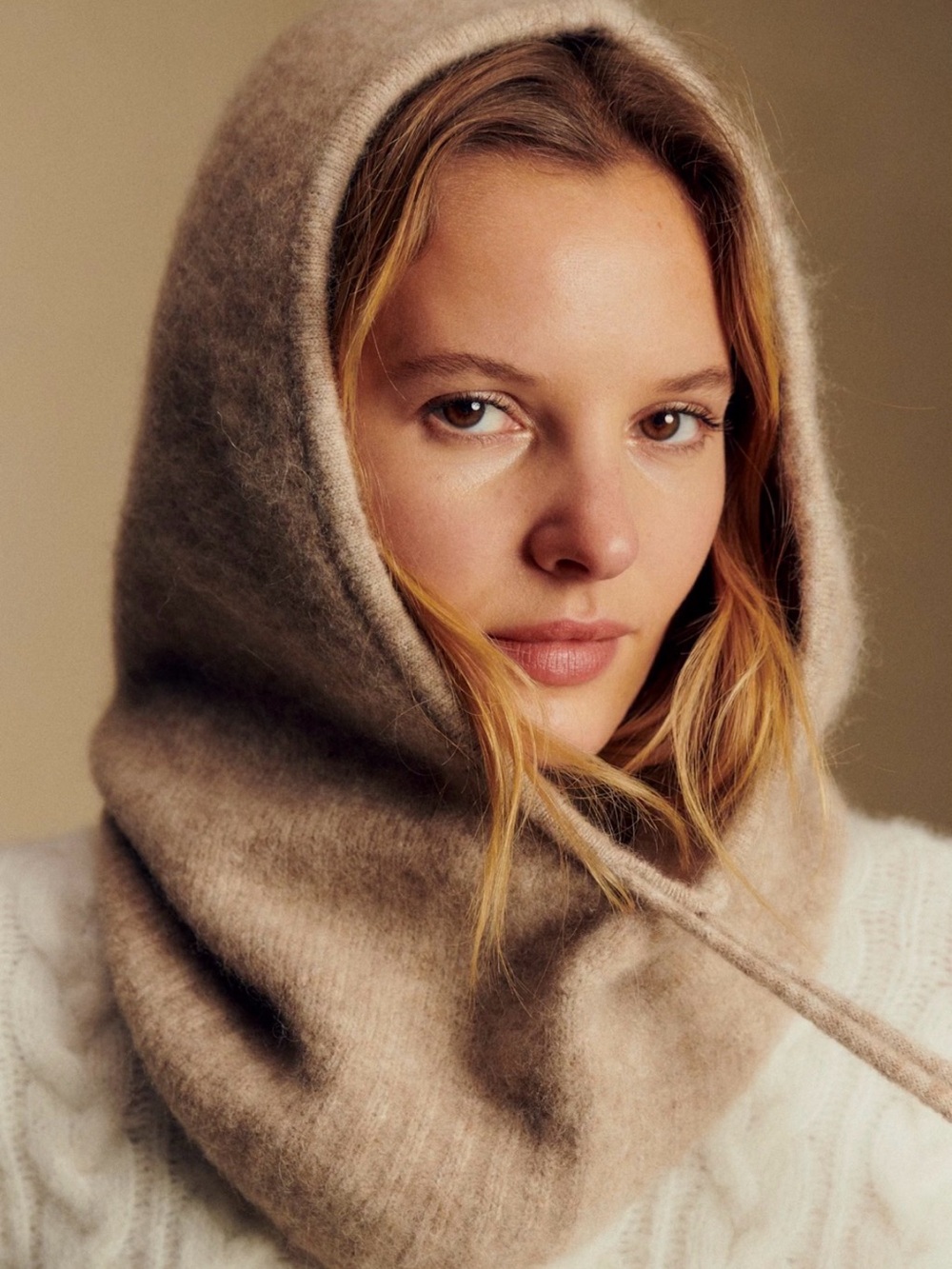 Sezane Côme Hooded Scarf in Light Beige